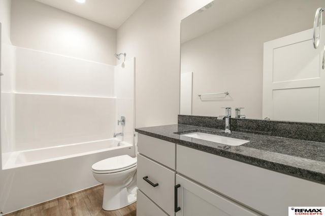 5829 S 94th Street, Lincoln, NE 68526