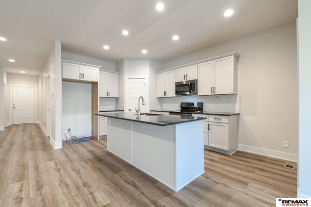 5829 S 94th Street, Lincoln, NE 68526