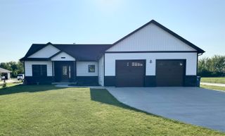 1911 N Se Boutell Road, Essexville, MI 48732