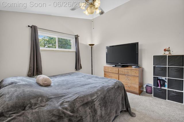 17127 Hamilton Avenue, Allen Park, MI 48101