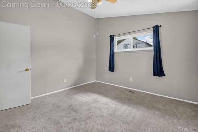 17127 Hamilton Avenue, Allen Park, MI 48101