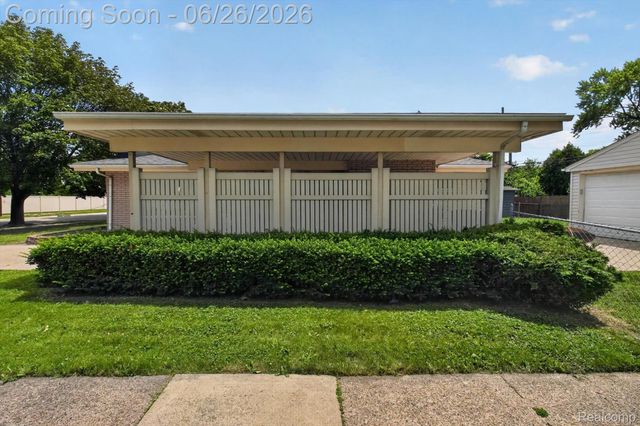 17127 Hamilton Avenue, Allen Park, MI 48101