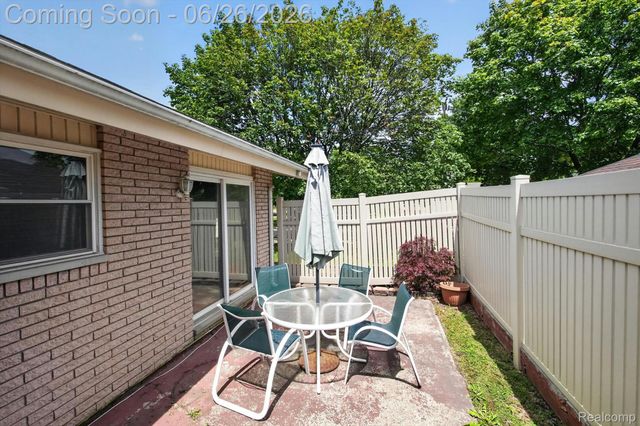 17127 Hamilton Avenue, Allen Park, MI 48101