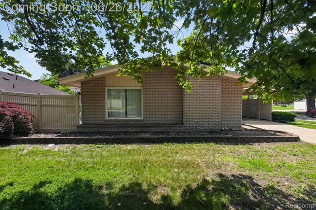 17127 Hamilton Avenue, Allen Park, MI 48101