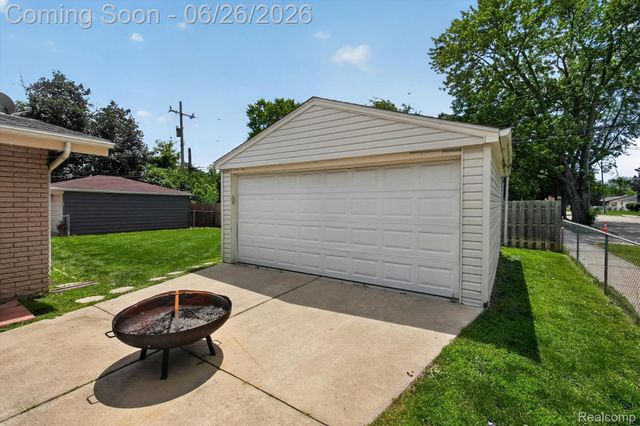 17127 Hamilton Avenue, Allen Park, MI 48101