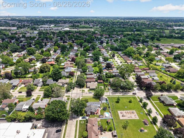 17127 Hamilton Avenue, Allen Park, MI 48101
