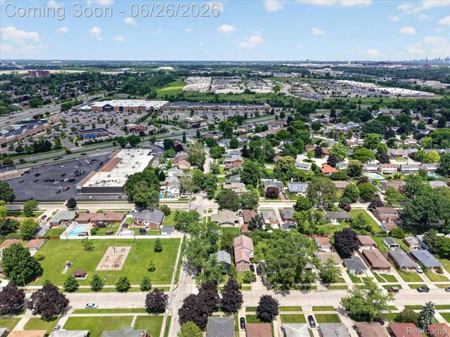 17127 Hamilton Avenue, Allen Park, MI 48101
