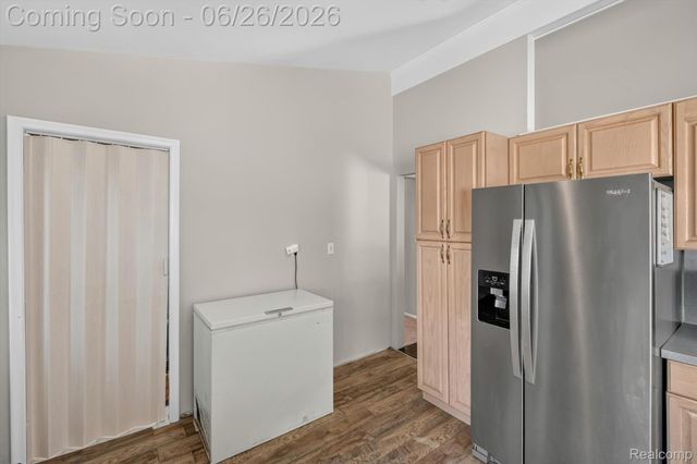 17127 Hamilton Avenue, Allen Park, MI 48101