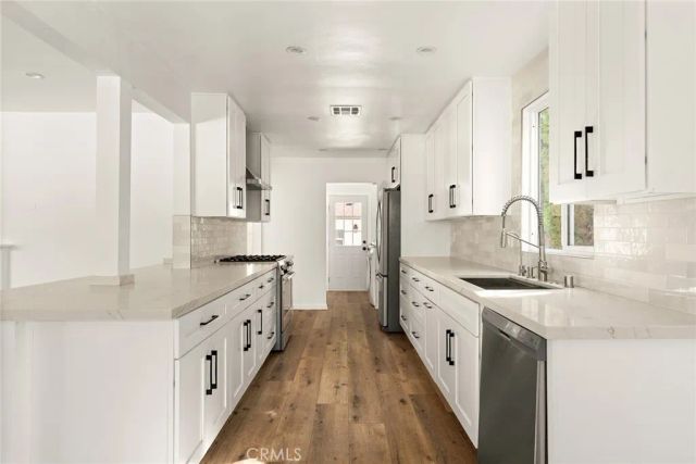 5840 Allott Avenue, Van Nuys, CA 91401