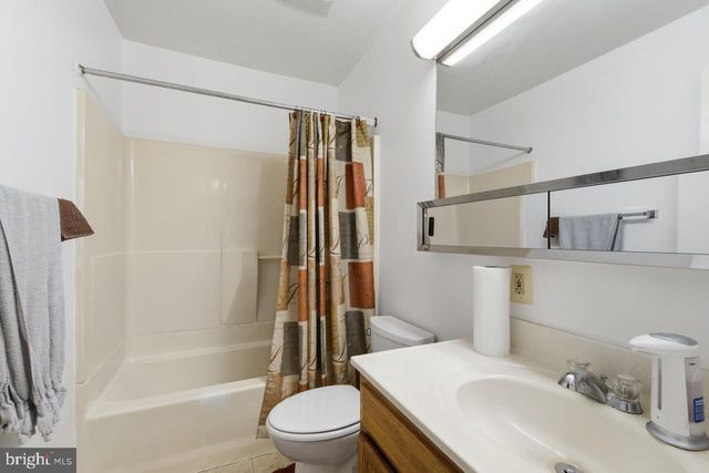 2409 23RD ST SE, Washington, DC 20020
