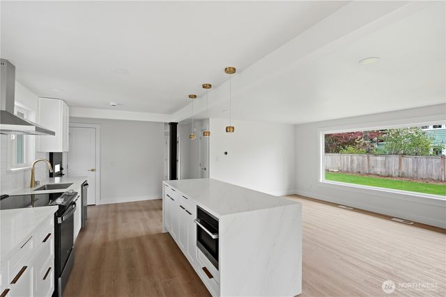 23207 46th Avenue W, Mountlake Terrace, WA 98043