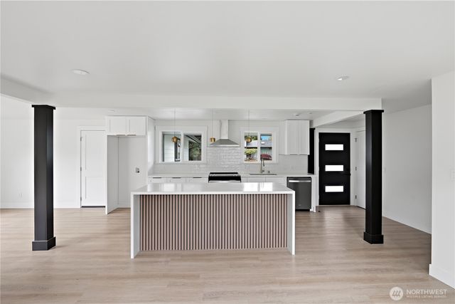 23207 46th Avenue W, Mountlake Terrace, WA 98043