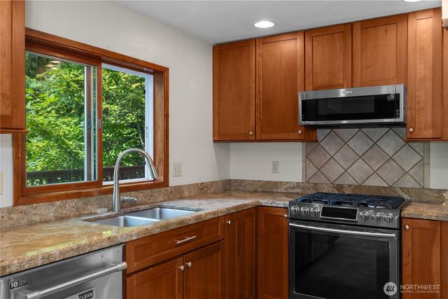 1732 Medallion Loop NW, Olympia, WA 98502
