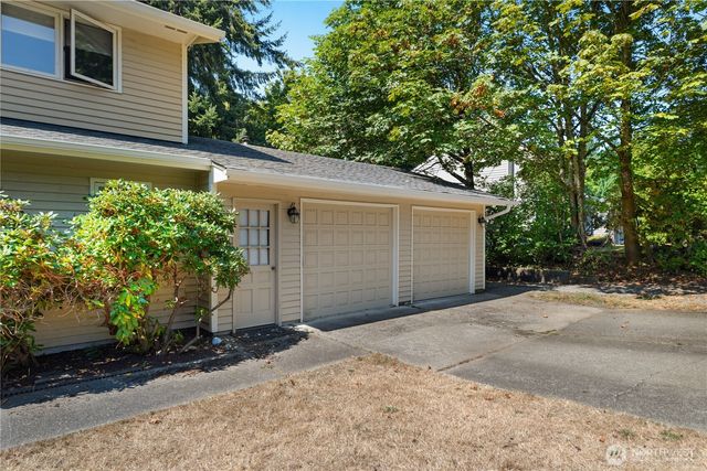 1732 Medallion Loop NW, Olympia, WA 98502