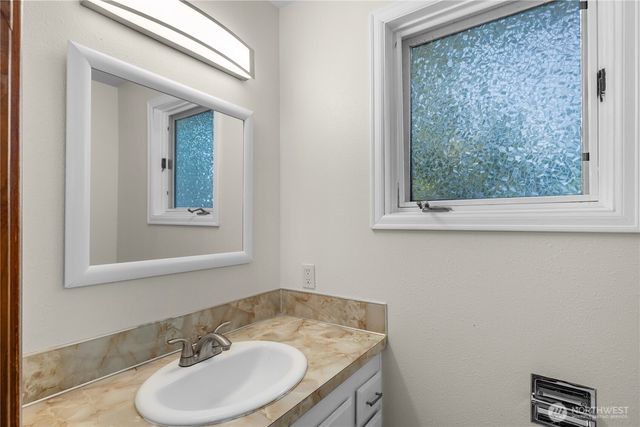 1732 Medallion Loop NW, Olympia, WA 98502