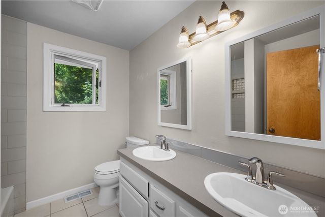 1732 Medallion Loop NW, Olympia, WA 98502
