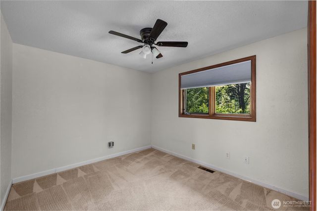 1732 Medallion Loop NW, Olympia, WA 98502