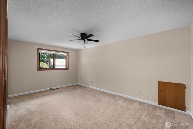 1732 Medallion Loop NW, Olympia, WA 98502