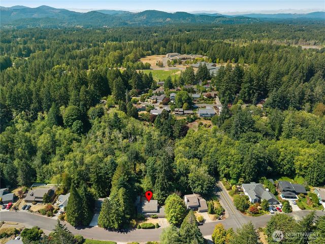 1732 Medallion Loop NW, Olympia, WA 98502