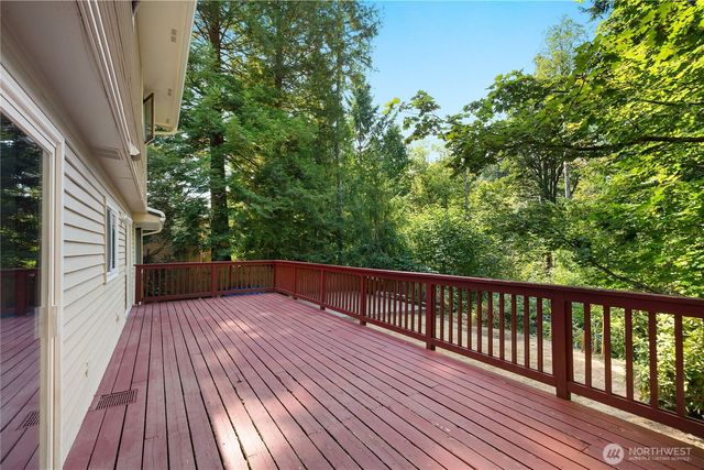 1732 Medallion Loop NW, Olympia, WA 98502