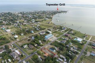 1010 15th St, San Leon, TX 77539