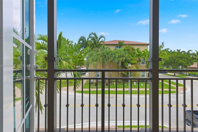 14776 SW 10th St 10501, Pembroke Pines, FL 33027