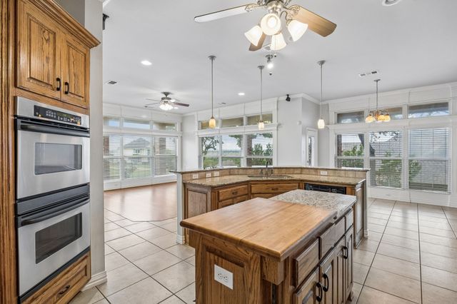3721 S Lighthouse Hill Lane, Fort Worth, TX 76179