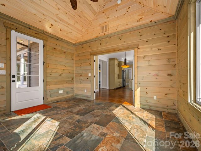 439 Monarch Road, Hendersonville, NC 28739