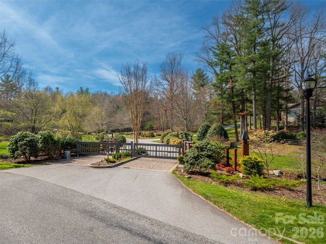 439 Monarch Road, Hendersonville, NC 28739