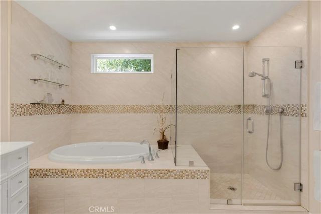 9001 Debra Avenue, North Hills, CA 91343