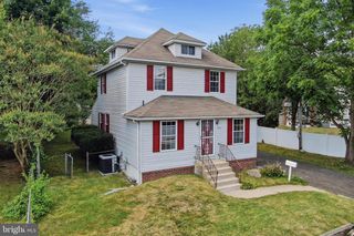 242 TRENTON AVE, Laurel Springs, NJ 08021