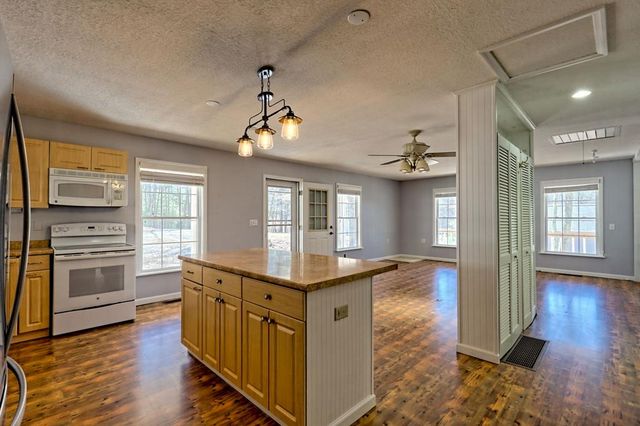 203 Rocky Top Heights Road, Blairsville, GA 30512