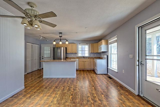 203 Rocky Top Heights Road, Blairsville, GA 30512