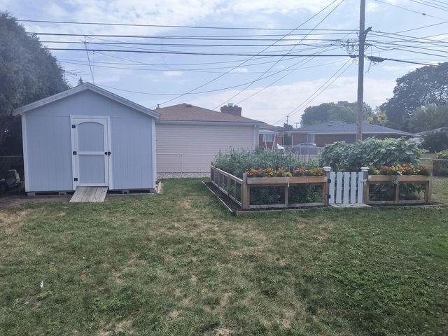 24252 Johnston Avenue, Eastpointe City, MI 48021
