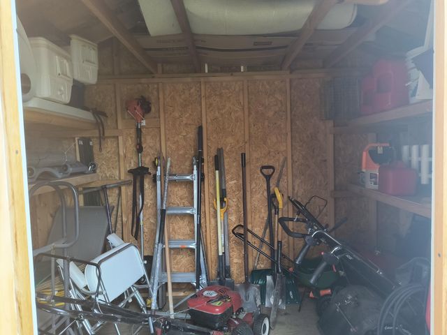 24252 Johnston Avenue, Eastpointe City, MI 48021