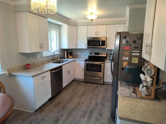 24252 Johnston Avenue, Eastpointe City, MI 48021