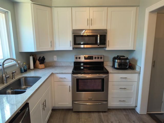 24252 Johnston Avenue, Eastpointe City, MI 48021