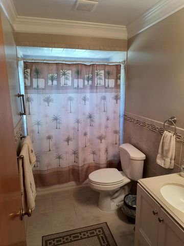 24252 Johnston Avenue, Eastpointe City, MI 48021