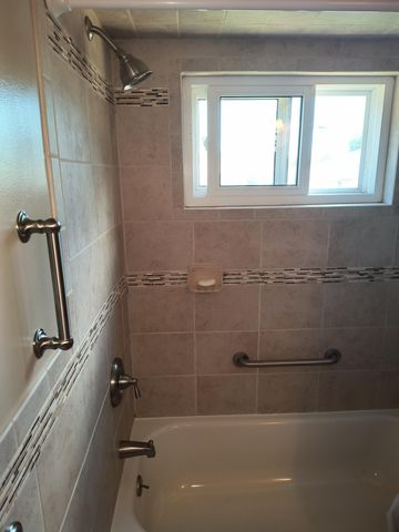 24252 Johnston Avenue, Eastpointe City, MI 48021