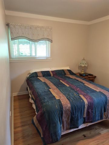 24252 Johnston Avenue, Eastpointe City, MI 48021