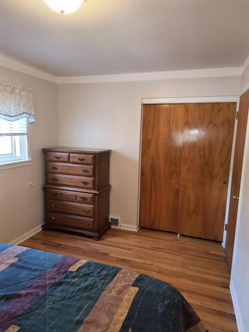24252 Johnston Avenue, Eastpointe City, MI 48021