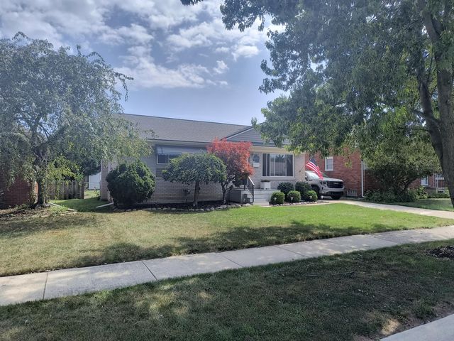 24252 Johnston Avenue, Eastpointe City, MI 48021