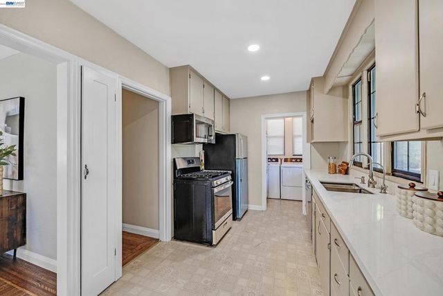 885 Rodney Dr, San Leandro, CA 94577