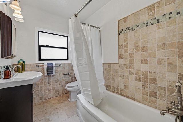 885 Rodney Dr, San Leandro, CA 94577