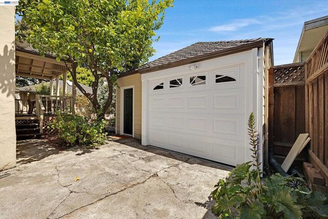 885 Rodney Dr, San Leandro, CA 94577