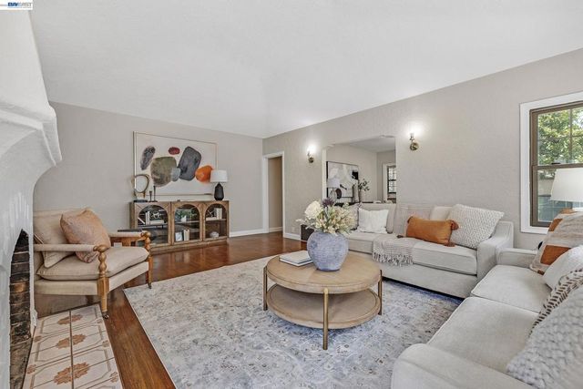 885 Rodney Dr, San Leandro, CA 94577