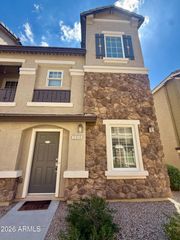 1318 S SABINO Drive, Gilbert, AZ 85296