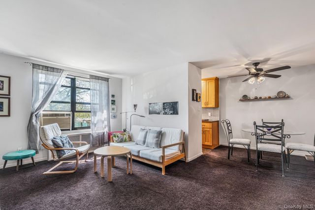 189-19 39th Avenue 117, Flushing, NY 11358