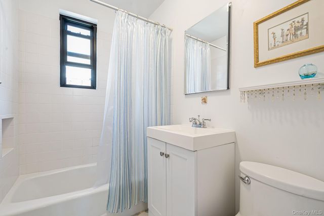 189-19 39th Avenue 117, Flushing, NY 11358