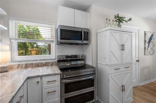 4665 WOODLAND DRIVE, St Petersburg, FL 33708